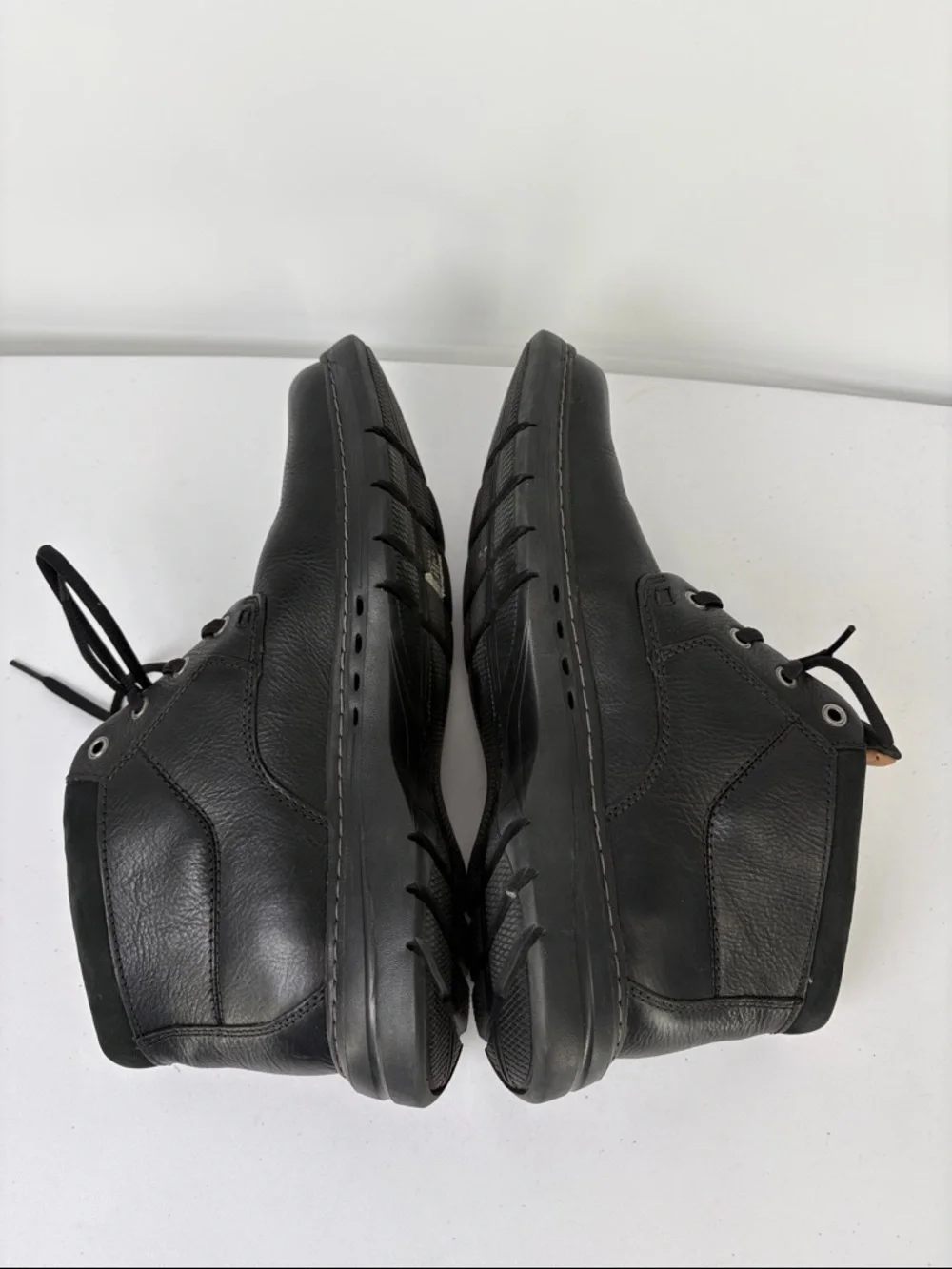 🦕 Clarks Black Leather Lace-Up Chukka Boots